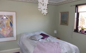 Villa Med Blommande Traedgard, Centralt Bastad